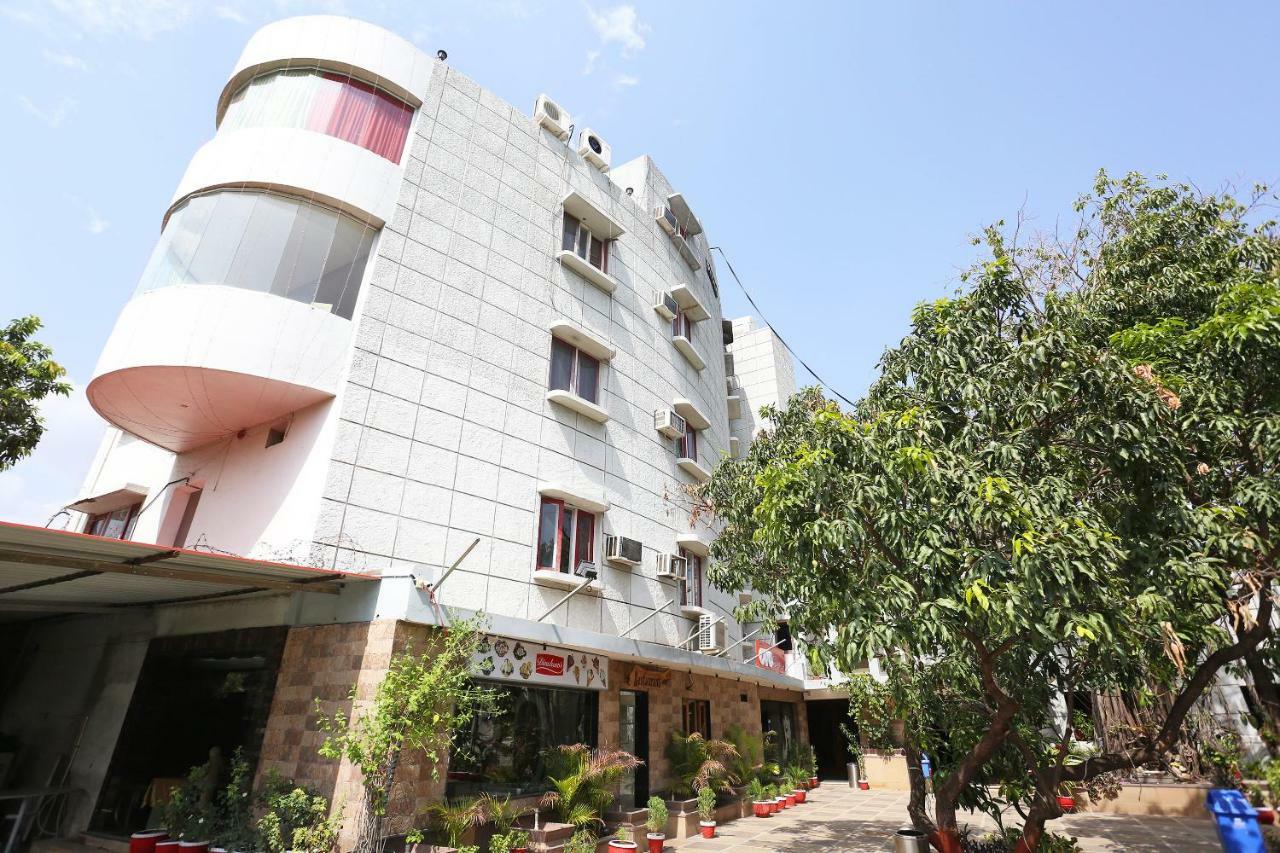 Oyo 29724 Hotel Kokila Resort จาบัลปูร์ ภายนอก รูปภาพ